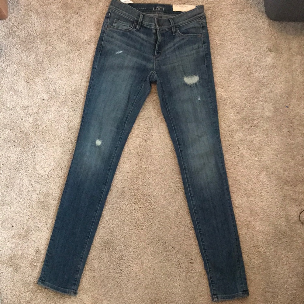 New with tags!! Loft Skinny distressed jeans